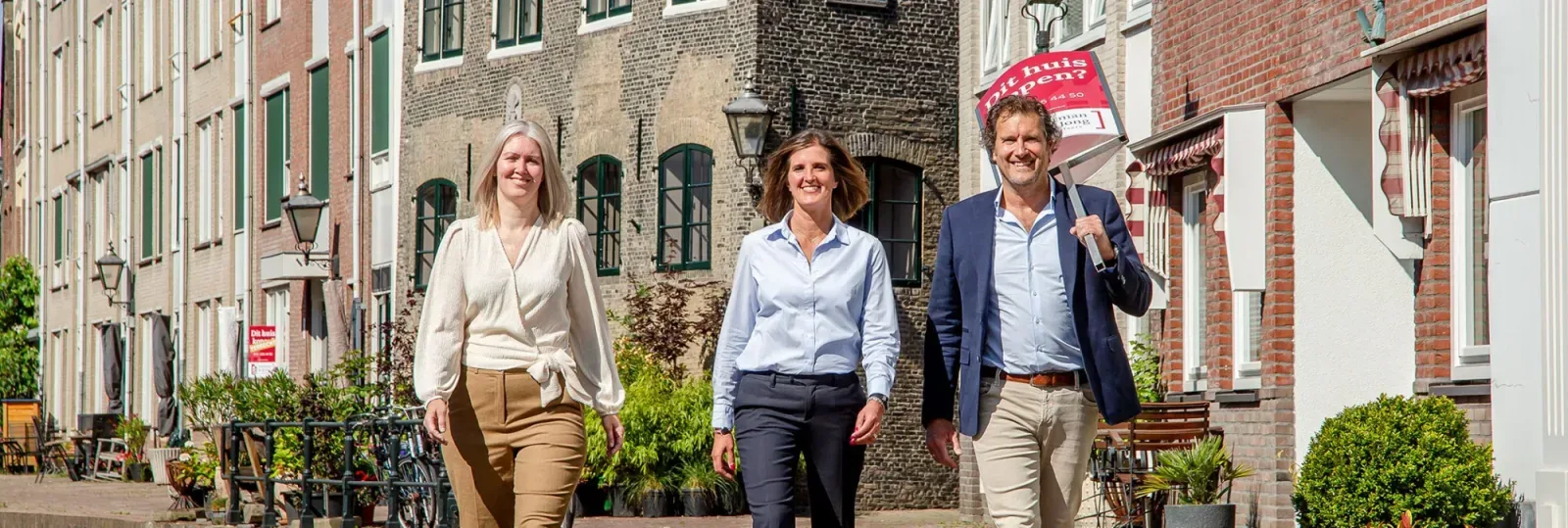 Team photo of Moerman & de Jong Makelaars