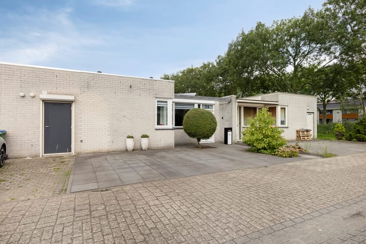 Moeskroenstraat 24 in Breda Foto