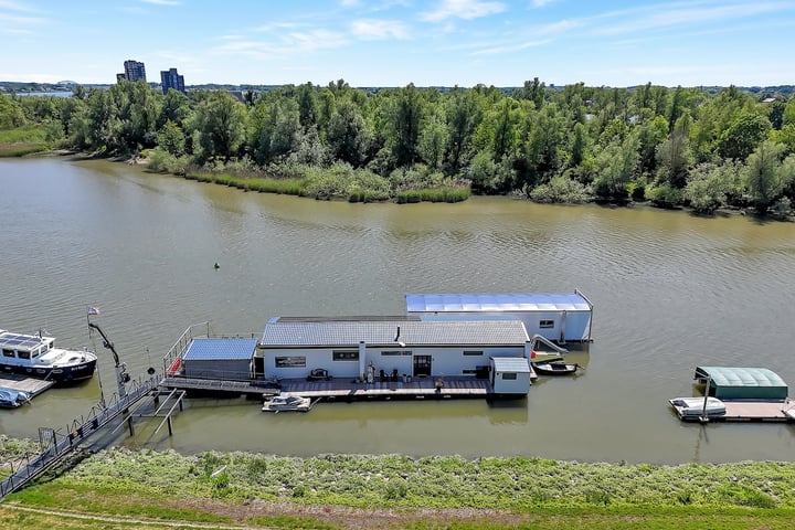 Molendijk 11a-ab dans Krimpen aan de Lek photo