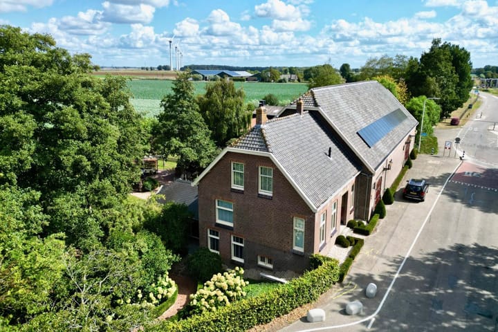 Molendijk 75 in Goudswaard Foto
