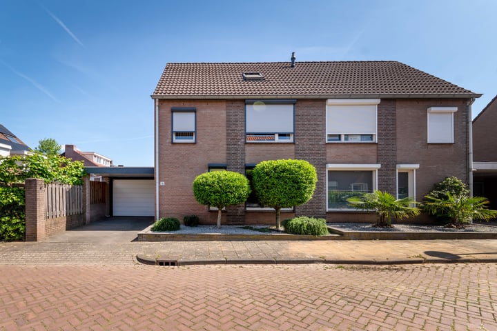 Molenveldstraat 16 en Baarlo foto