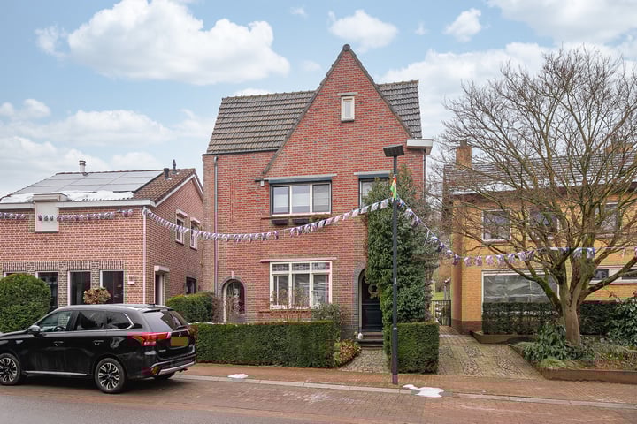 Monseigneur Mannensstraat 7 in Merkelbeek photo