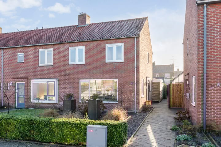 Monumentstraat 19 in Raalte photo