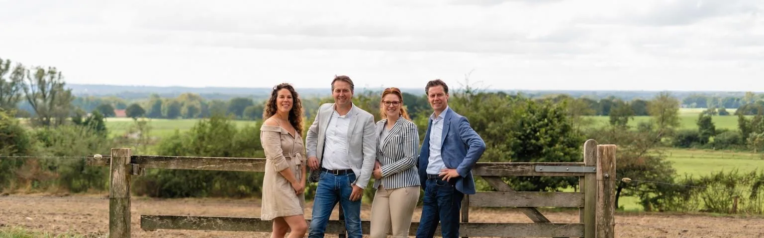 Team foto van Morskieft De Twentsche Makelaar | Buitenstate