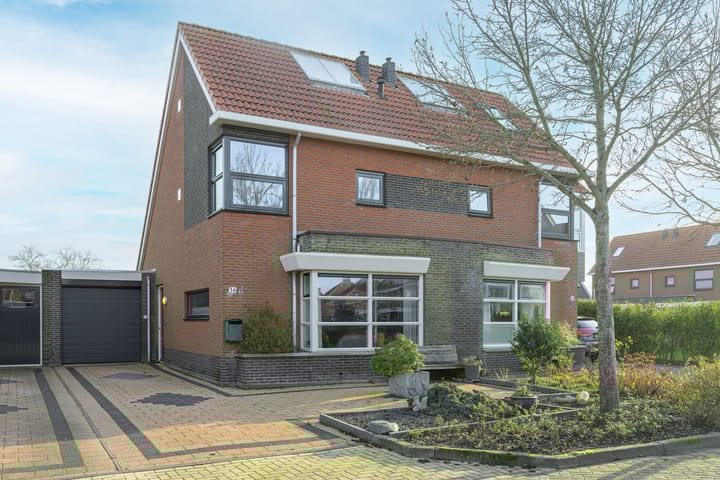 Mosterdpot 36 en Tuitjenhorn foto