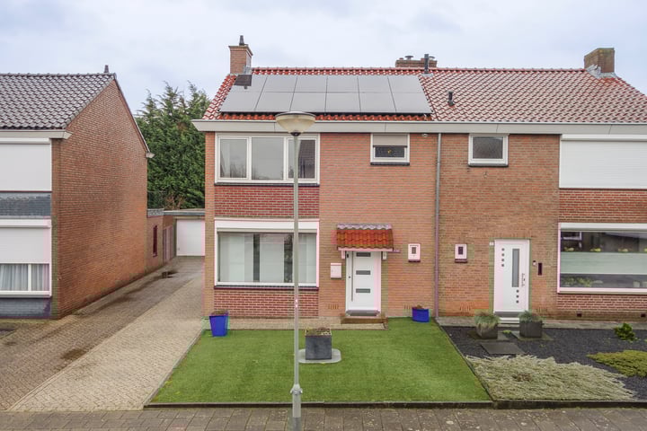 Moutheuvelsweg 10 in Stein photo