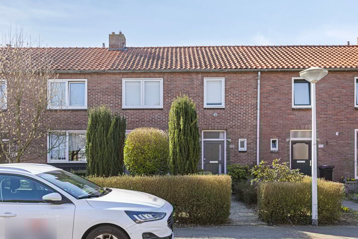 Photo of property Mr. C. Goselingstraat 100, Best