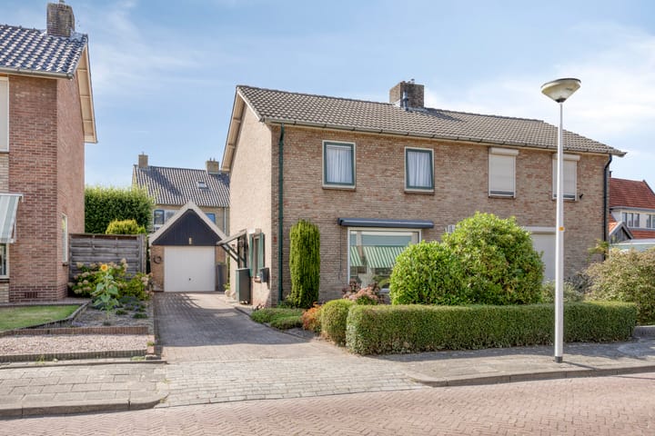 Mr. G. Vixseboxsestraat 3 in Holten Foto