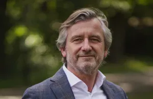 Foto van mr Hans-Robert van der Doe MRICS