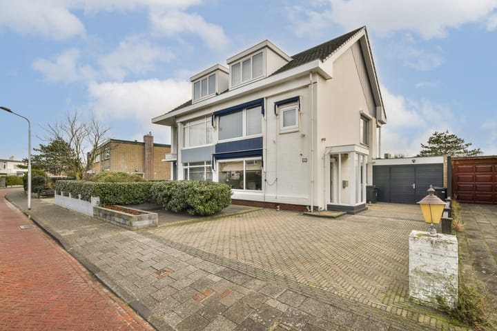 Mr Troelstrastraat 41 dans Zandvoort photo