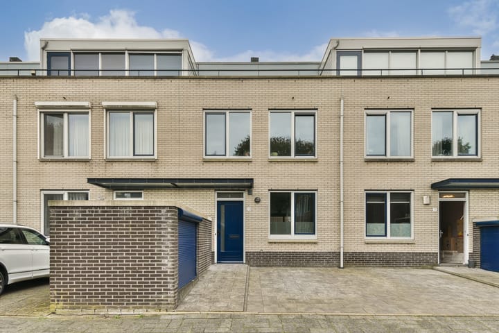 mr. Verschuurstraat 33 in Vlaardingen photo