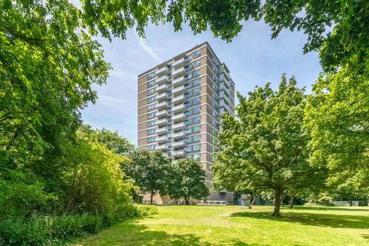 Nachtwachtlaan 252 in Amsterdam photo