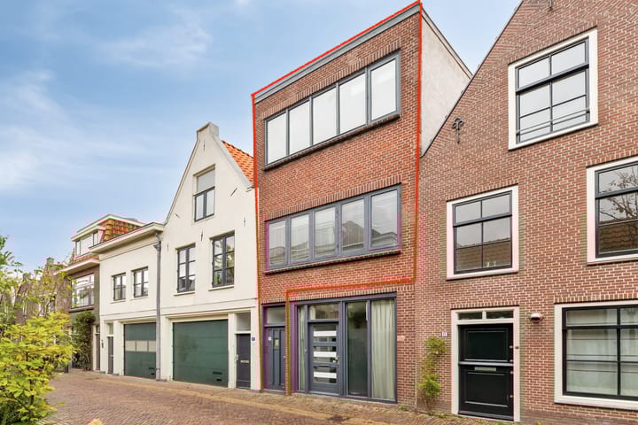 Narmstraat 23A in Leiden photo