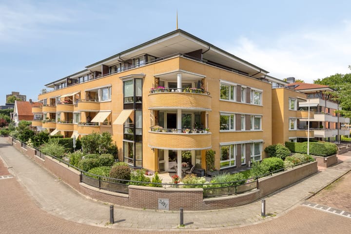 Nassaulaan 7 in Emmen foto