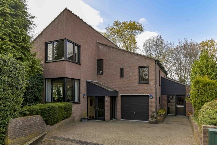 Negen-novemberweg 1 in Venlo photo