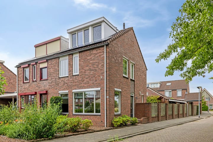 Nic Beetsstraat 18 dans Lichtenvoorde photo