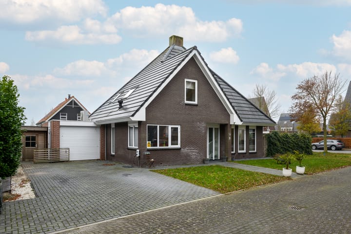 Nienke van Hichtumweg 97 en Heerenveen foto