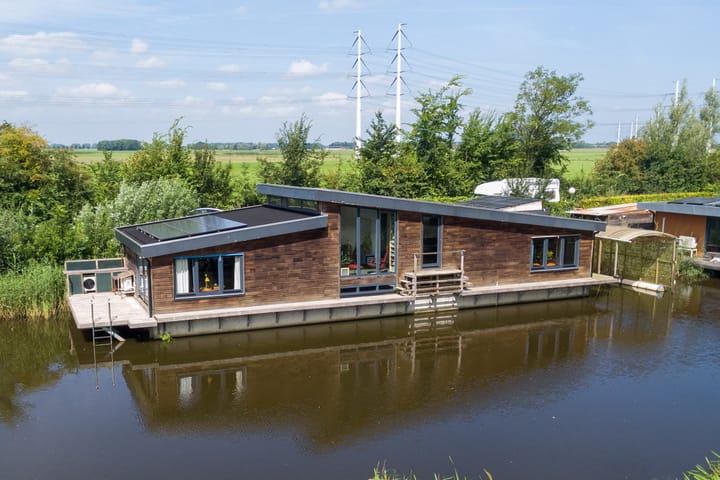 Nieuwbrugsterweg 1017 in Den Horn