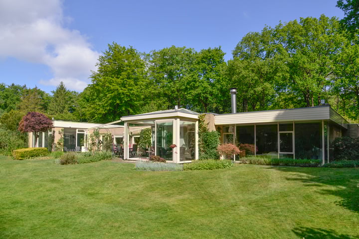 Nieuwe Blaricummerweg 15 in Huizen foto