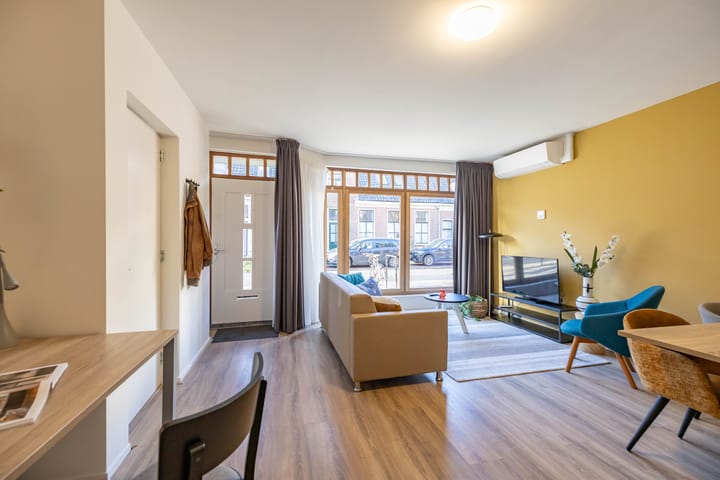 Nieuwe Boteringestraat 23 in Groningen photo