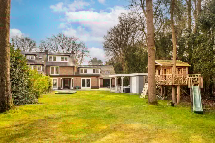 Nieuwe Bussummerweg 134 en Huizen foto