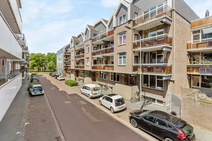 Nieuwe Dieststraat 200 en Breda