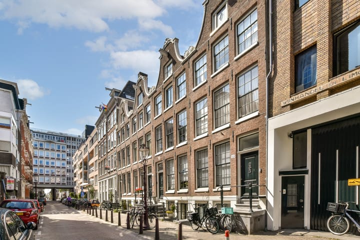 Nieuwe Kerkstraat 117-2 in Amsterdam photo