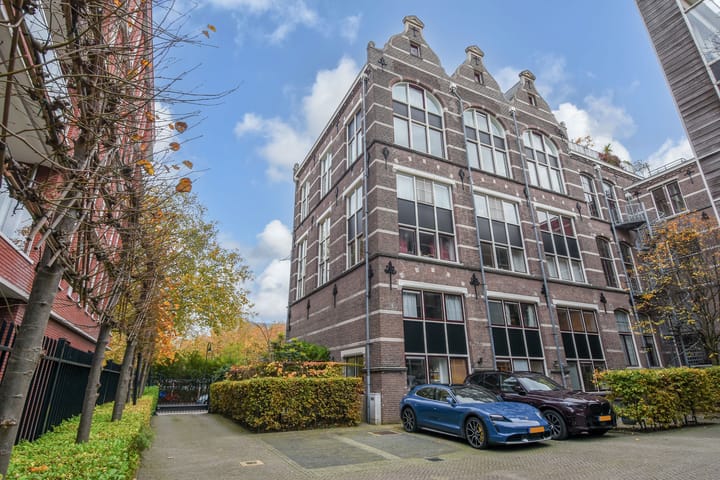 Nieuwelaan 170 in Delft photo