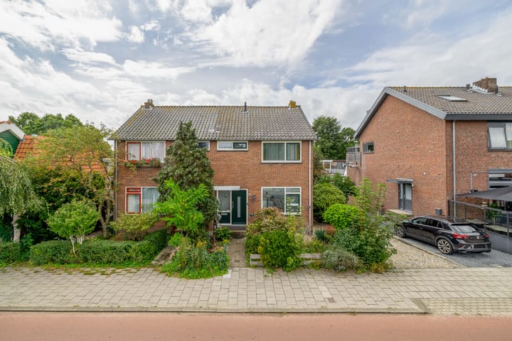 Nieuwemeerdijk 101 en Badhoevedorp foto