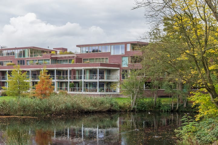 Nieuweroord 66 en Leiden foto