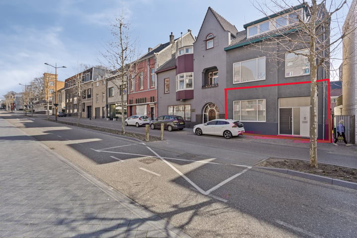 Nieuweweg 6 en Valkenburg foto