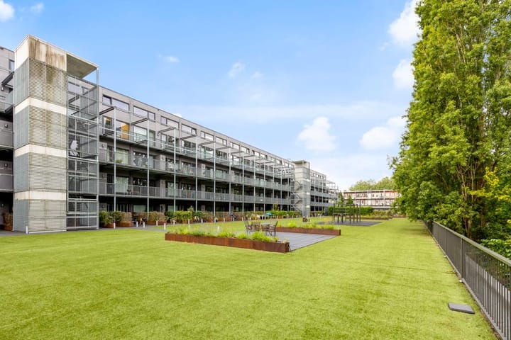 Nieuwpoortstraat 94D-8 in Amsterdam photo