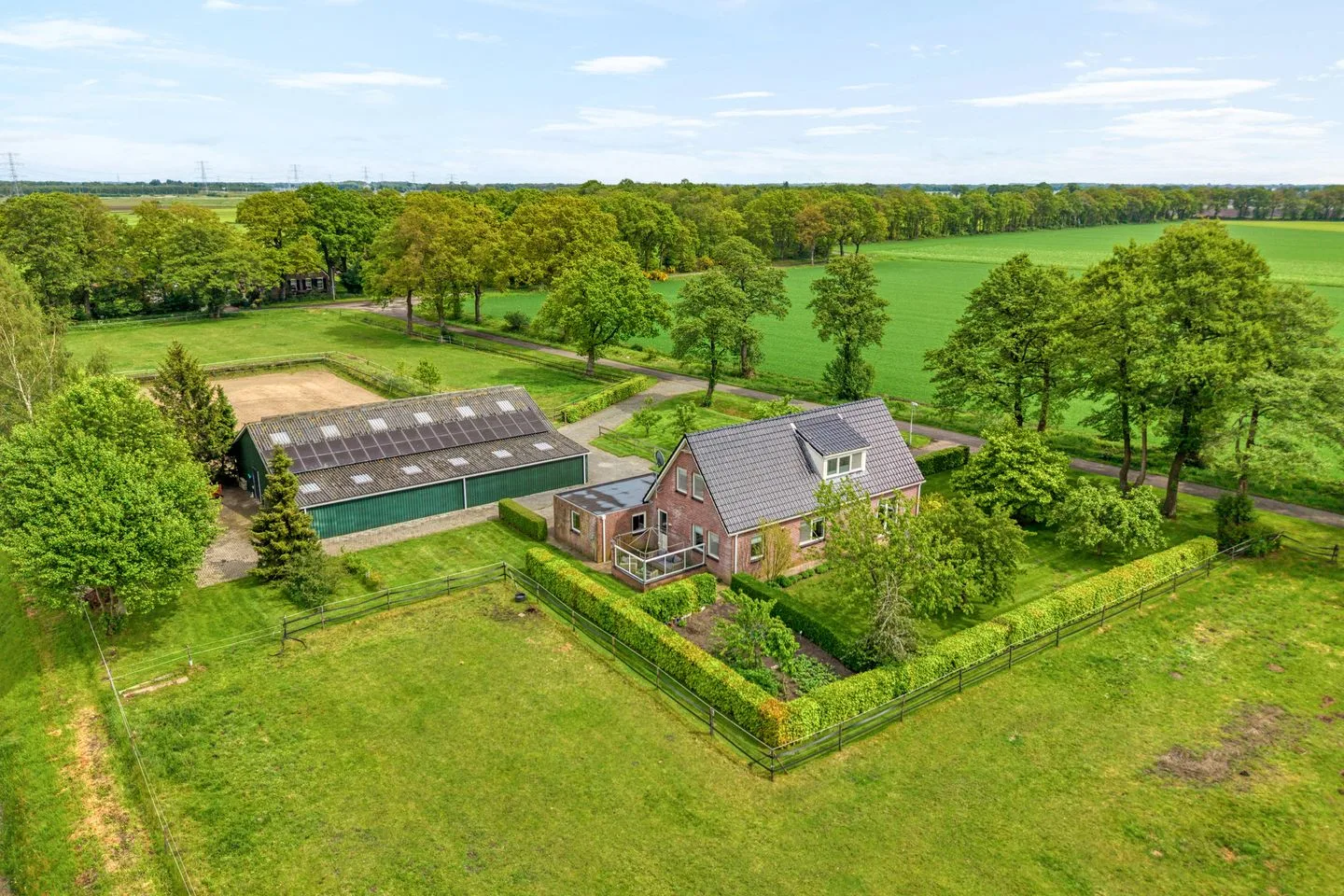 Nijendijk 1 in Wachtum