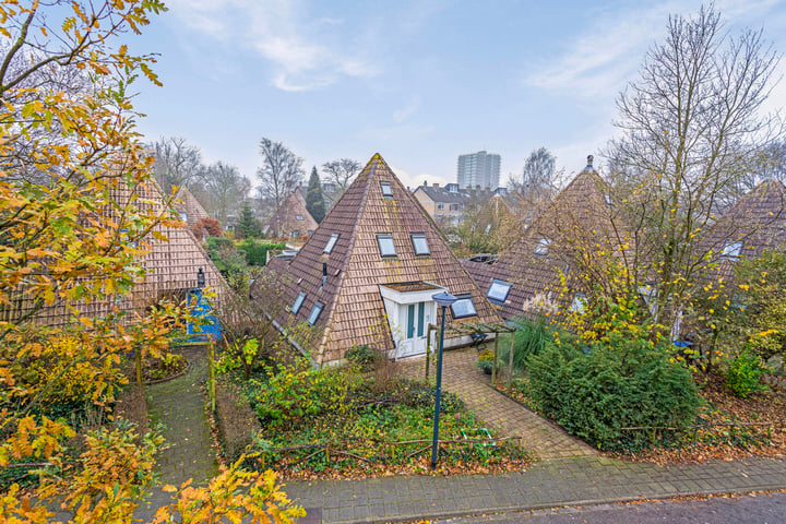 Nijhoffplein 11 in Schiedam photo