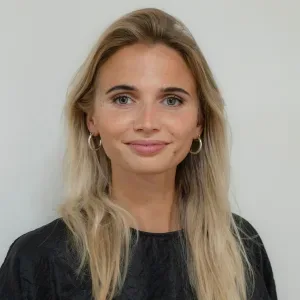Photo of Nikki Blom