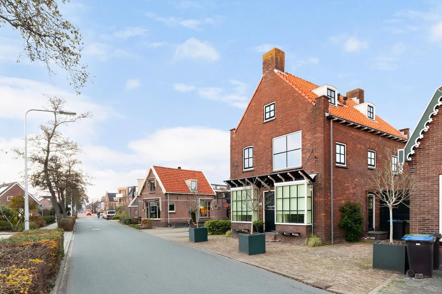Noordeinde 77 a Roelofarendsveen