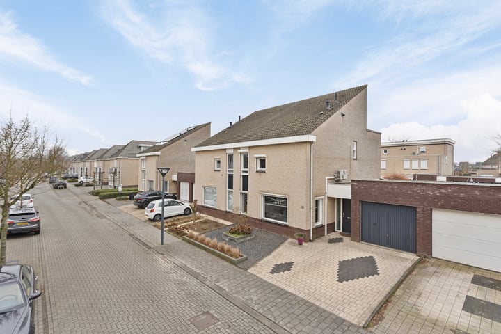 Octavianus 20 in Born photo