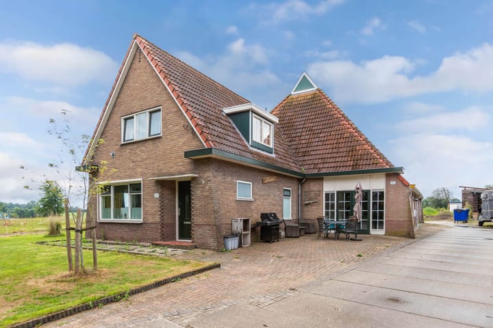 Oldemarktseweg 103 in Steenwijkerwold Foto