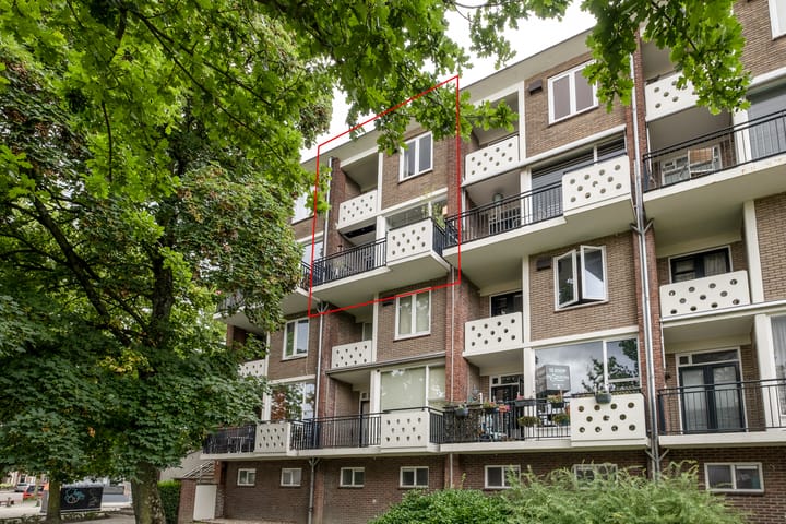 Oldenzaalsestraat 244 in Enschede photo