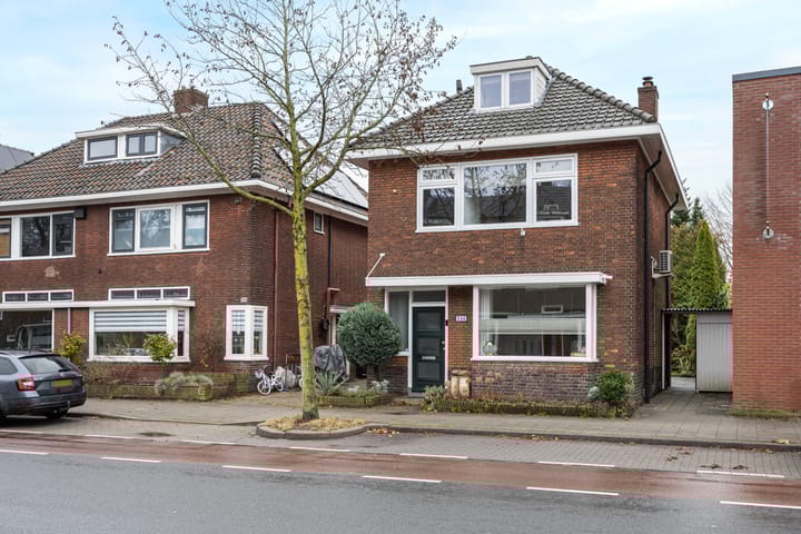 Oldenzaalsestraat 346 in Enschede foto