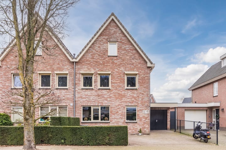 Olmenstraat 8 in Halsteren Foto