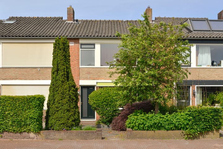 Omroeplaan 4 in Huizen photo