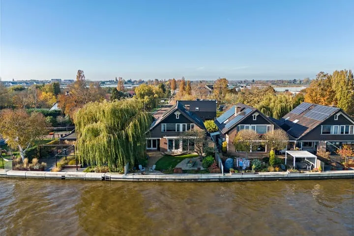 Online Woningbrochure for https://badhuisweg2.nl