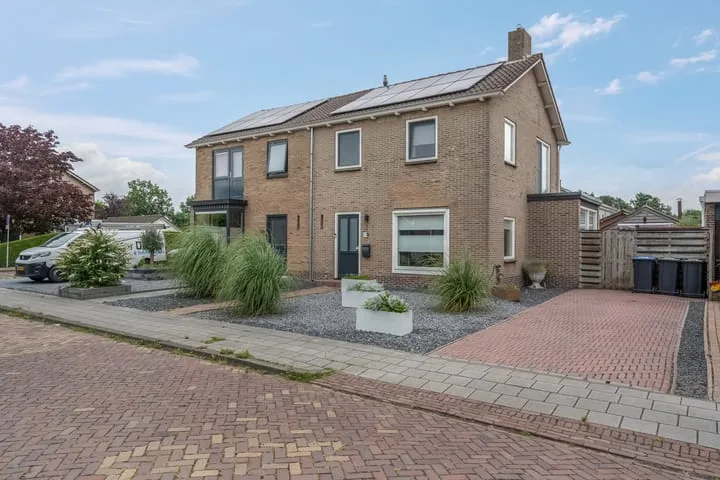 Online Woningbrochure for https://hscheepstrastraat12.nl