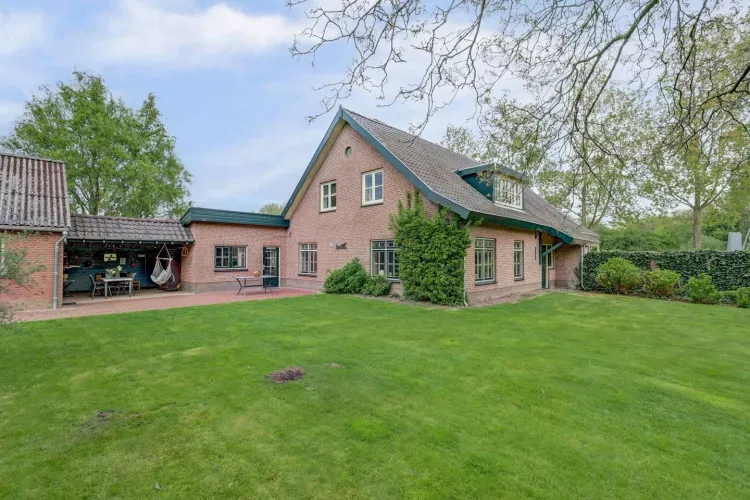 Online Woningbrochure for https://jonkerstraat48.nl