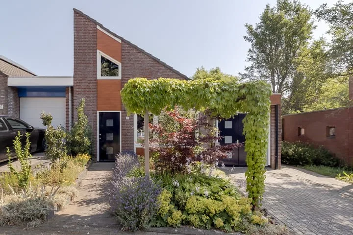 Online Woningbrochure for https://meesterdelhoofenstraat21.nl