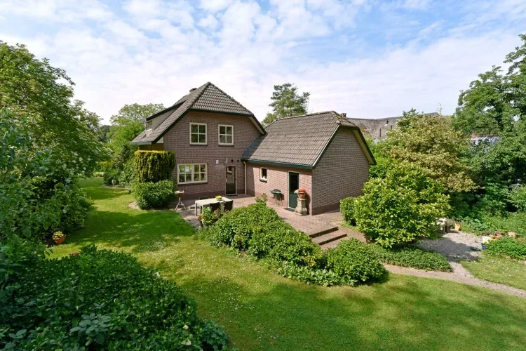 Online Woningbrochure for https://middelweg3.nl