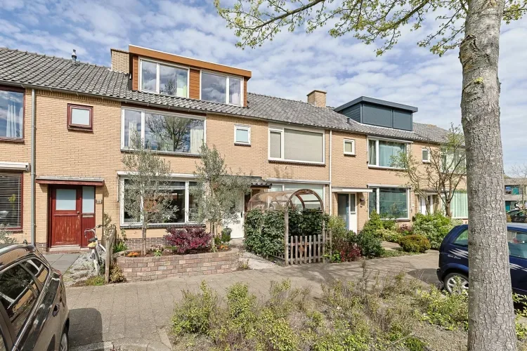 Online Woningbrochure for https://sterrenlaan121.nl