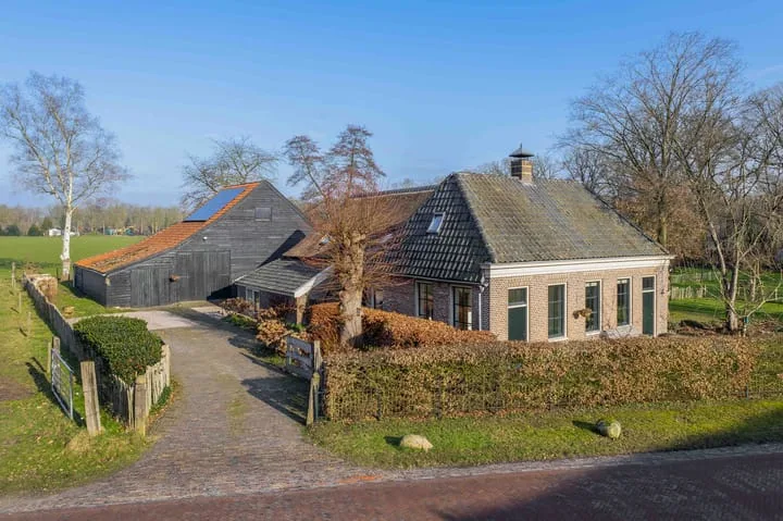 Online Woningbrochure für https://uffelterkerkweg3.nl