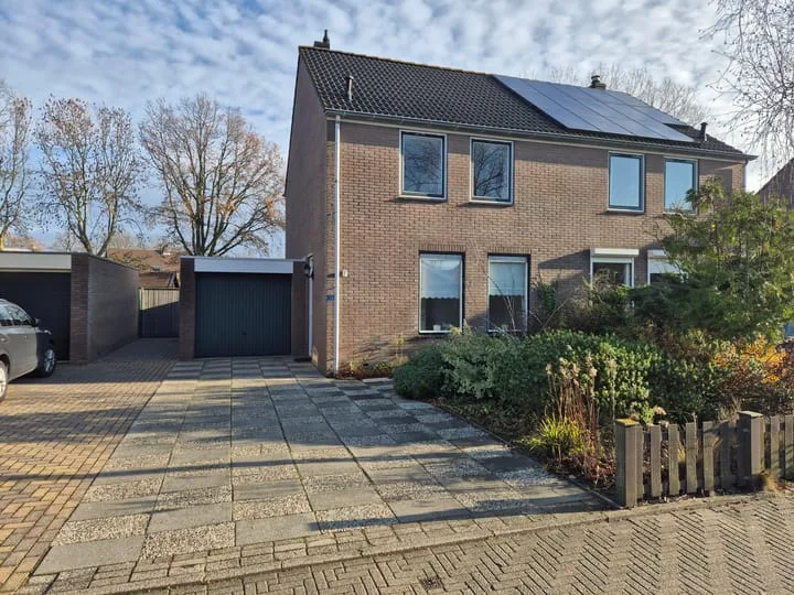 Online Woningbrochure voor https://meeuwenlaan13.nl